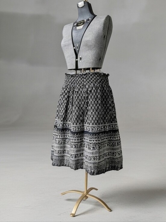 Studio West Dresses & Skirts - Studio West B/W Patterned Extra Lightweicht Cotton A-Line Boho Skirt Size L/XL